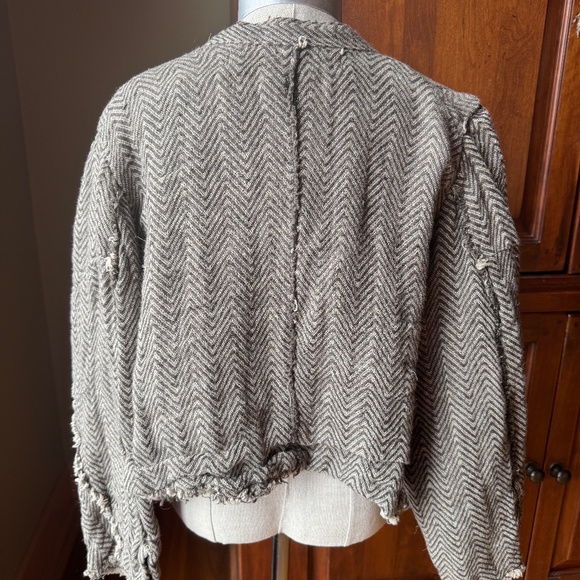 Magnolia Pearl Cropped Declan Jacket in Mathis - Picture 10 of 11